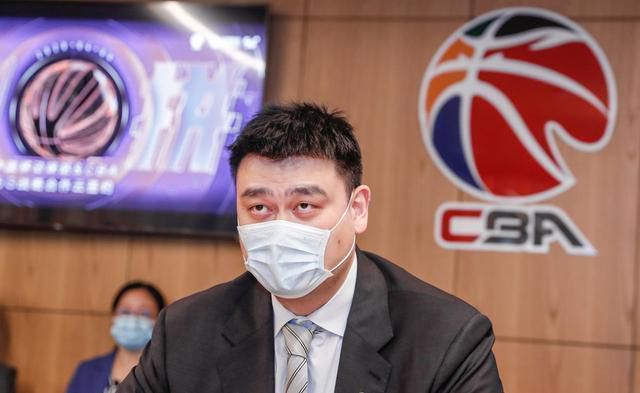 在这一段30秒的视频中，惊奇队长获得了外星人的青睐，获得了超能力，成为了超级英雄